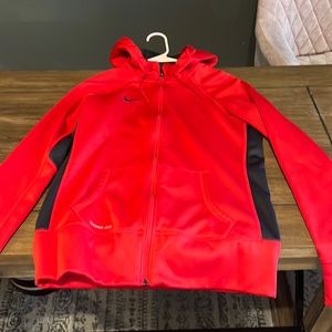 Women’s Medium Nike Therma-fit zip up hoodie